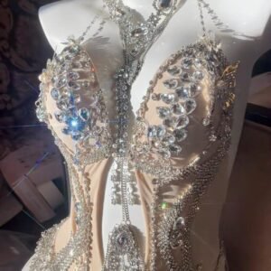 <font dir="auto" style="vertical-align: inherit;"><font dir="auto" style="vertical-align: inherit;">家</font></font> hand sewn diamond performance dress: european style rhinestone bodice